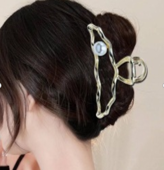 Hair Claw/Wave Pearl Claw