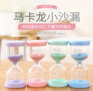Macaron Hourglass